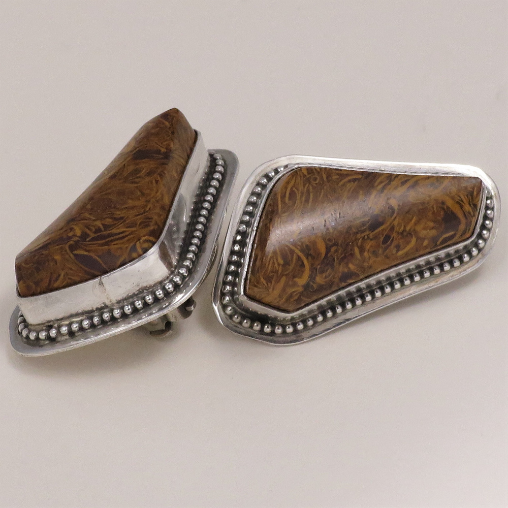 Vintage Southwestern Sterling and Coquina Earrings - Picture 6 of 7